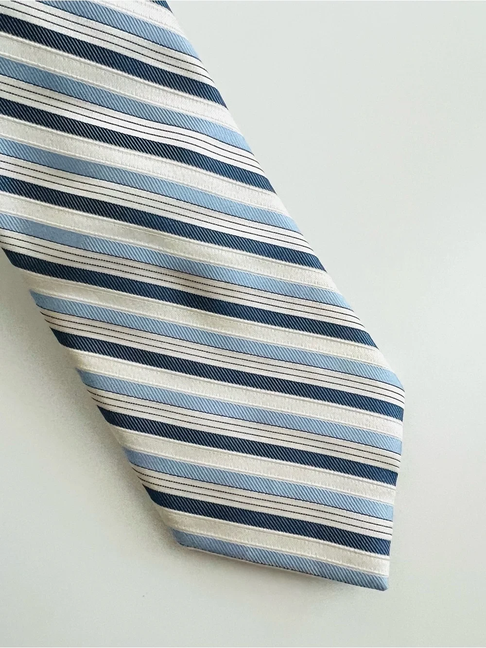 Calvin Klein 100% Silk Necktie Boys Youth Short 51